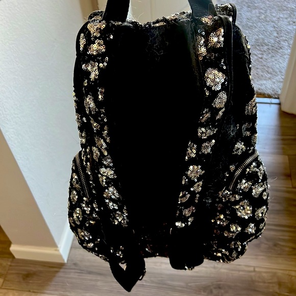 Pink - backpack ￼ - Picture 3 of 3